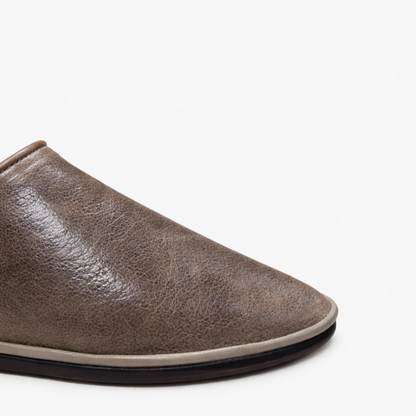 color:taupe