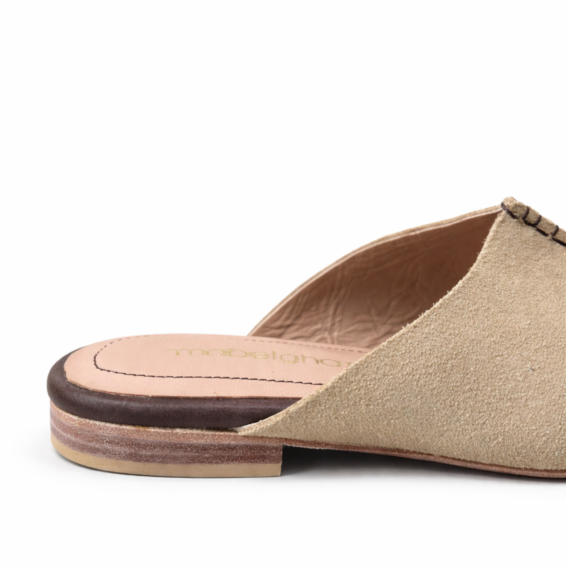 color:beige