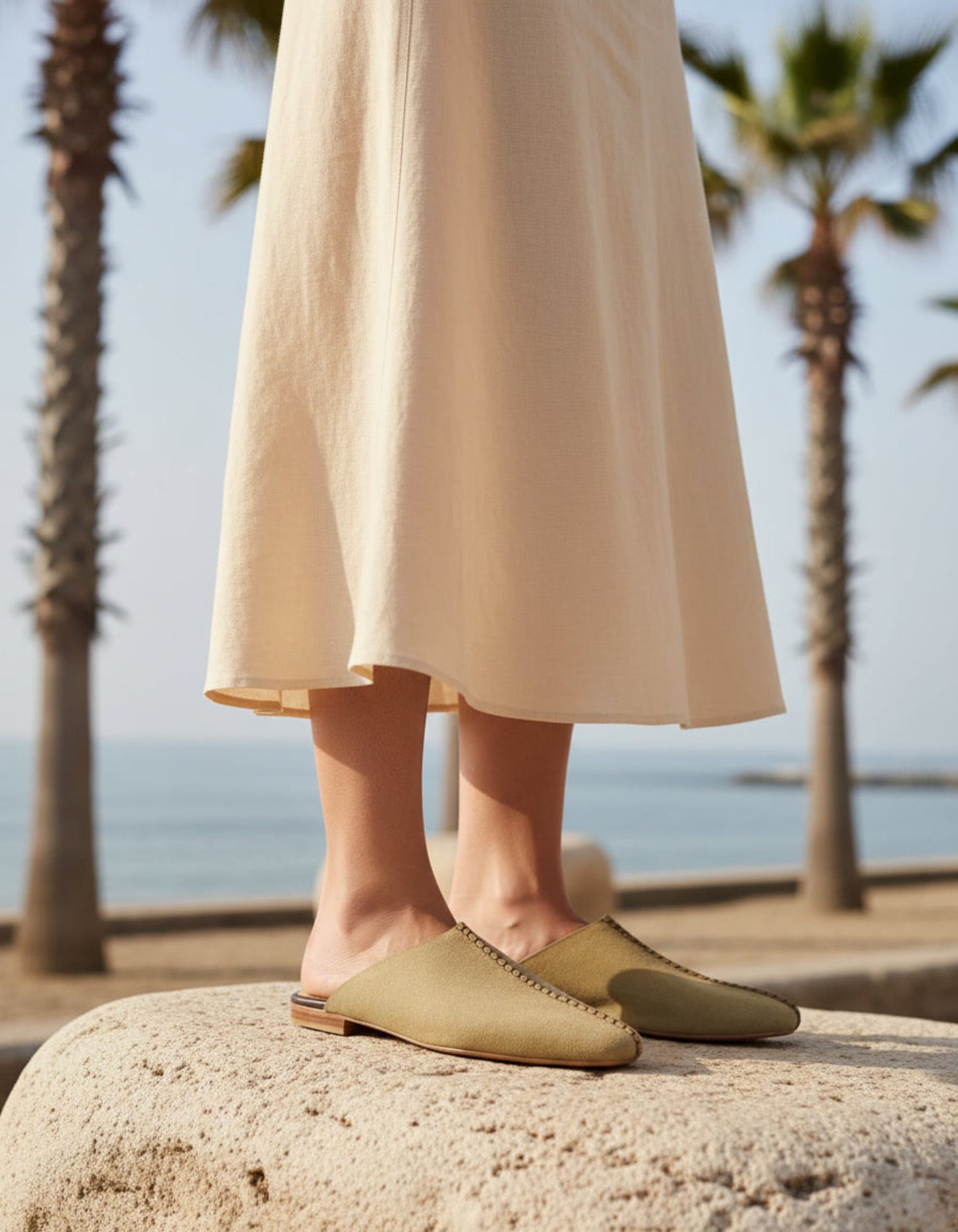 color:beige